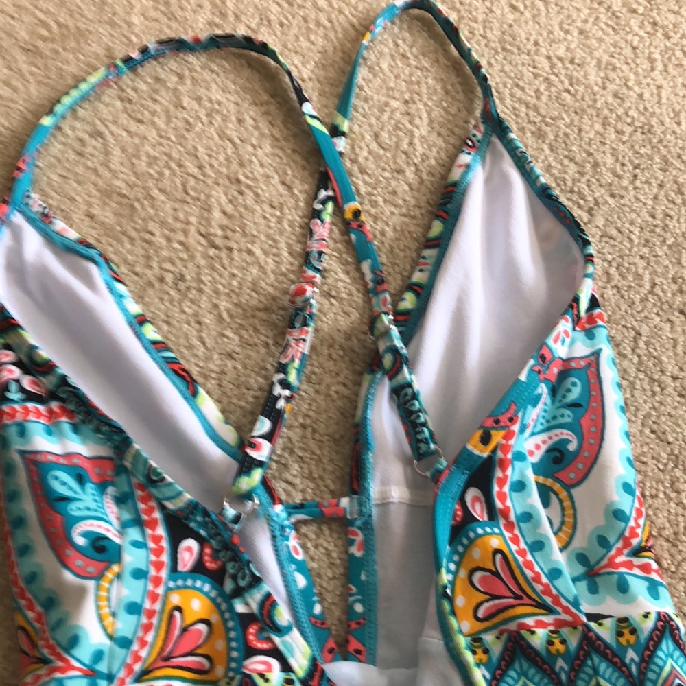 Cute swimsuit - Picture 8 of 9